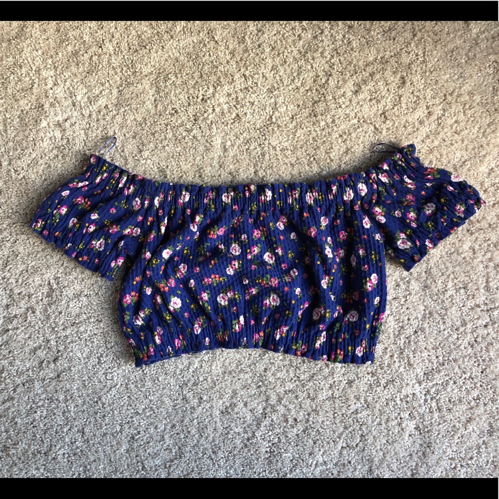TOPSHOP BLUE FLORAL CROP TOP